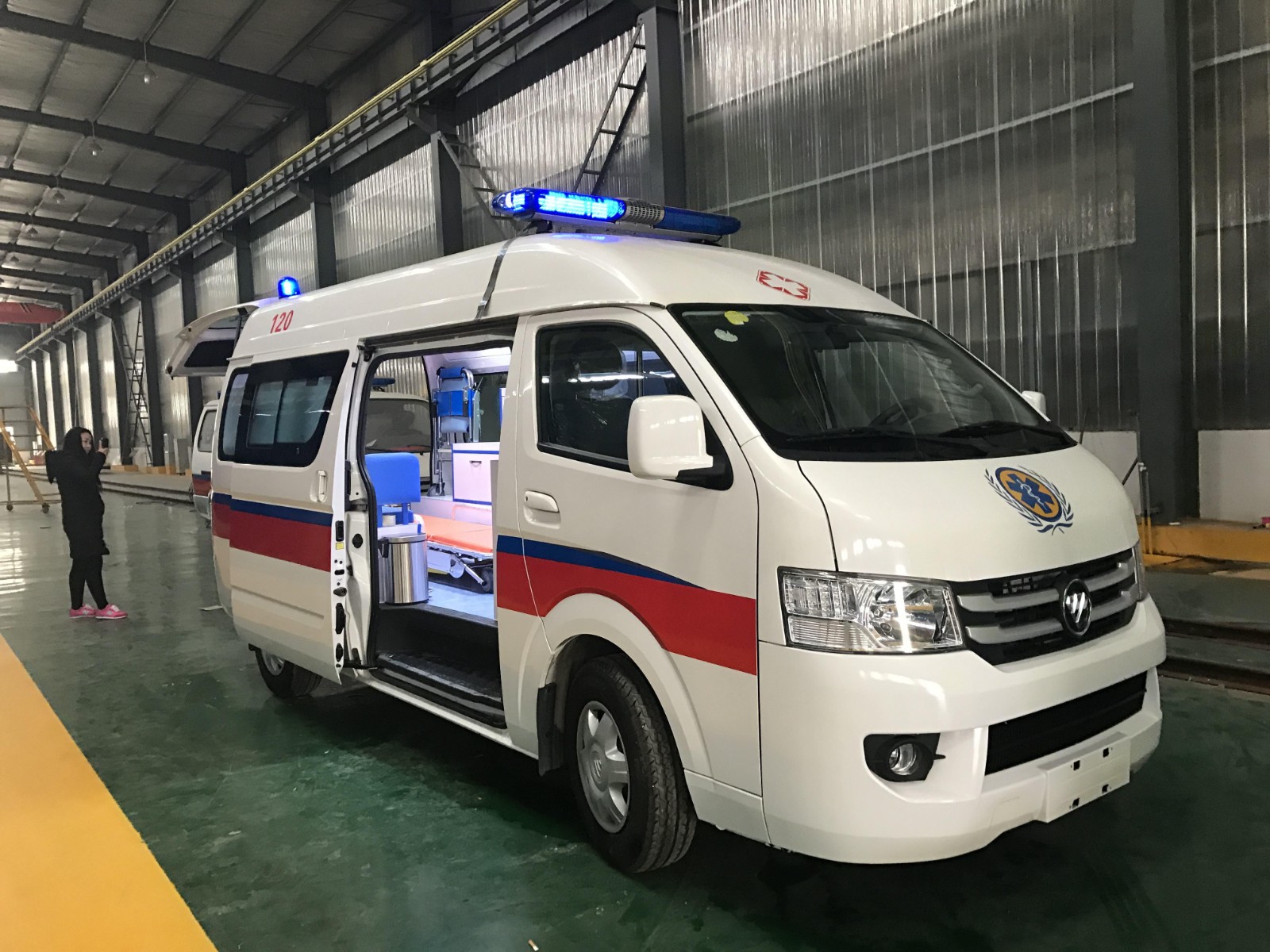 治多县救护车转院